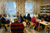 Kokous 1.10. laajennetulla kokoonpanolla