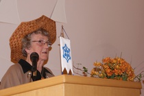 Kivekäs Leena Särkinen kiittää