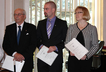 "Merkilliset" Aaro, Ilari ja Pirkko. Kuva Hannu Ahonen. 