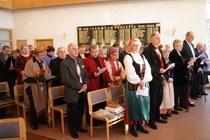 Yleisöä, 73 osallistujaa